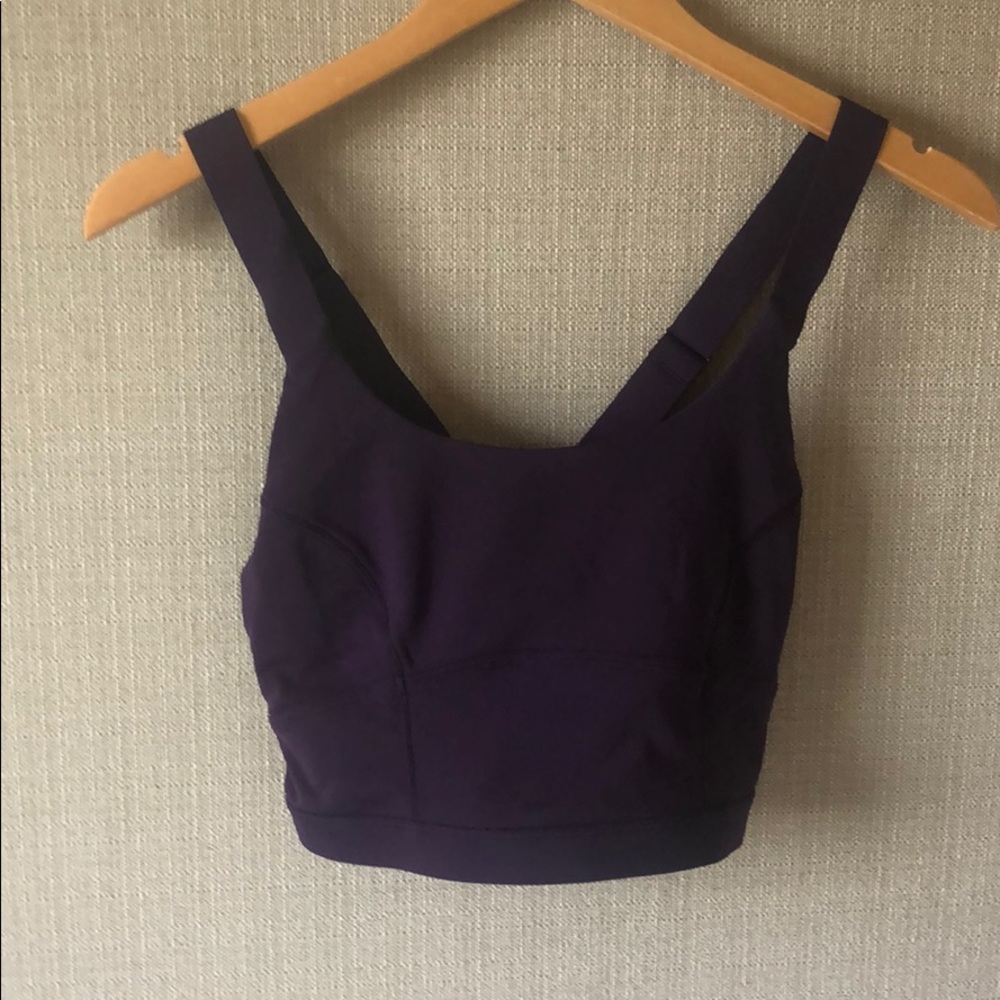 Lululemon sports bra